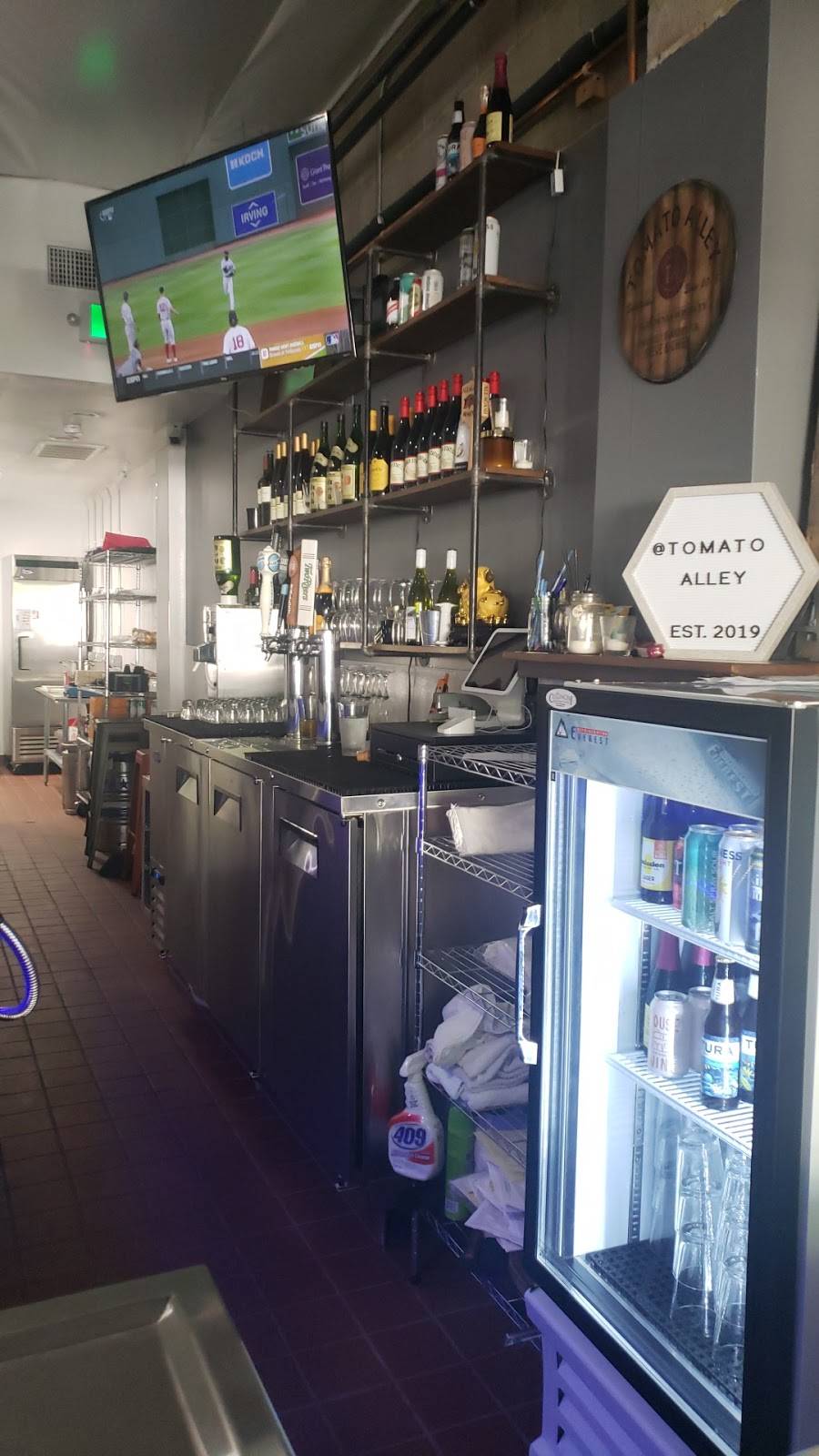 Tomato Alley Free House | restaurant | 2020 16th St, Sacramento, CA 95818, USA | 9162284880 OR +1 916-228-4880