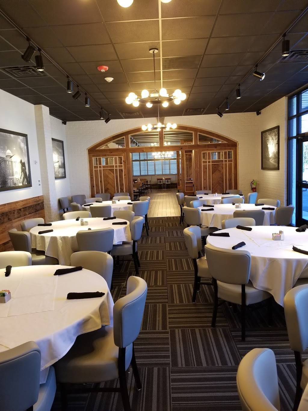 Harveys | restaurant | 424 S Gloster St, Tupelo, MS 38801, USA | 6628426763 OR +1 662-842-6763