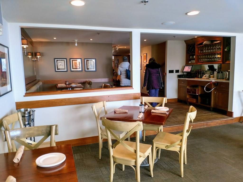 Palette Bistro | restaurant | 321 Bay St, Petoskey, MI 49770, USA | 2313483321 OR +1 231-348-3321