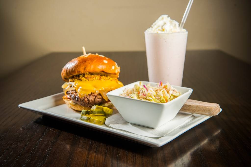 Burgerhaus - Schererville | restaurant | 813 W Lincoln Hwy suite b, Schererville, IN 46375, USA | 2192278442 OR +1 219-227-8442