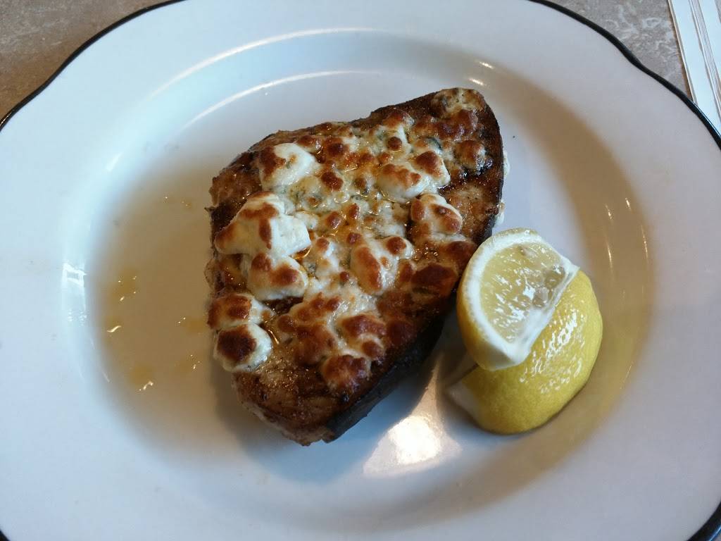 Hamden Town House | restaurant | 2256 Whitney Ave, Hamden, CT 06518, USA | 2032888118 OR +1 203-288-8118