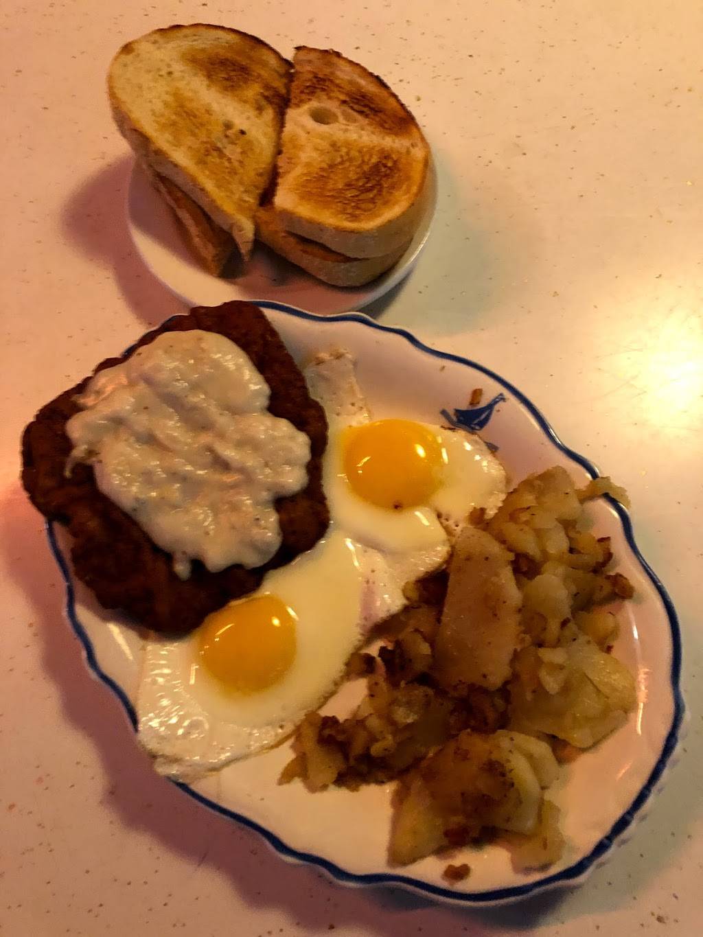 Disilvios Family Grill | restaurant | 517 N Main St, Hubbard, OH 44425, USA | 3305344980 OR +1 330-534-4980