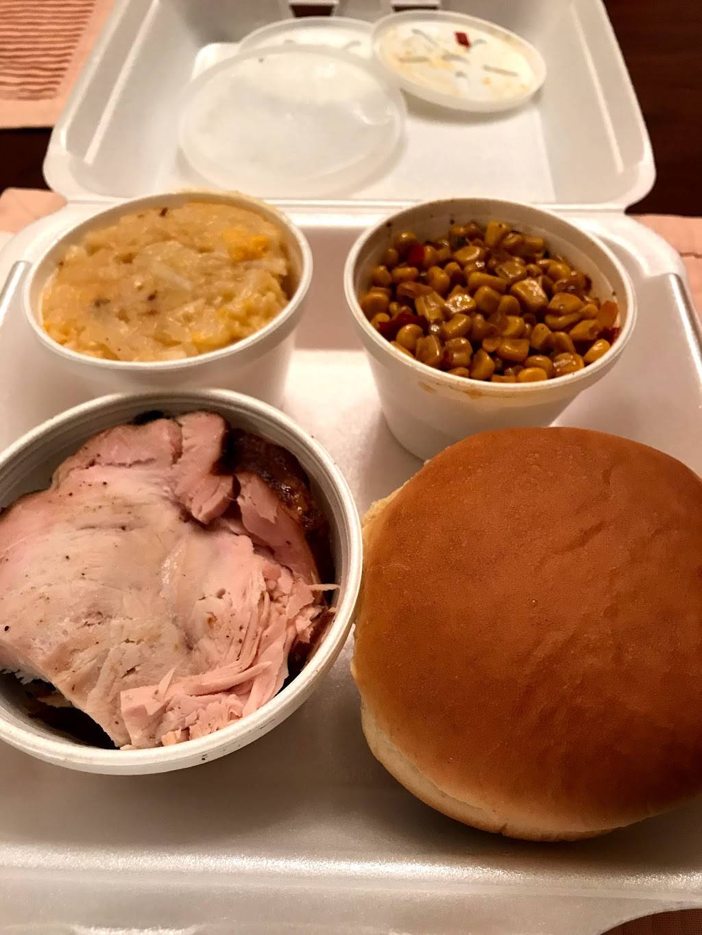 Route 62 BBQ | restaurant | 580 W Coshocton St, Johnstown, OH 43031, USA | 7409672462 OR +1 740-967-2462