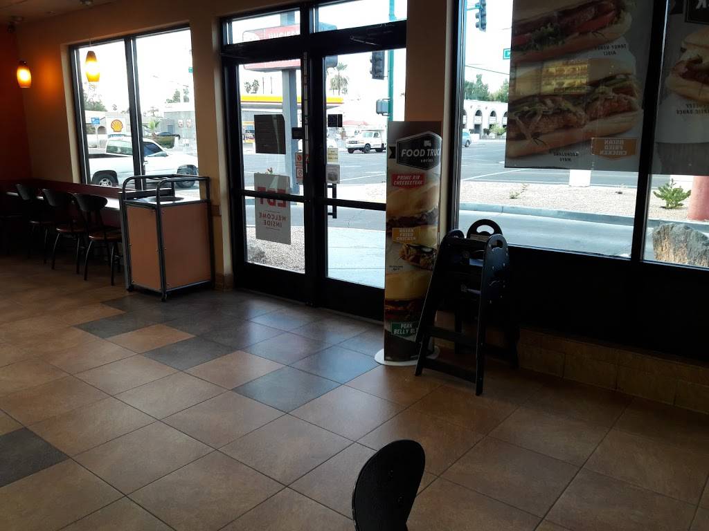 Jack in the Box | restaurant | 6351 N 7th St, Phoenix, AZ 85014, USA | 6022411433 OR +1 602-241-1433