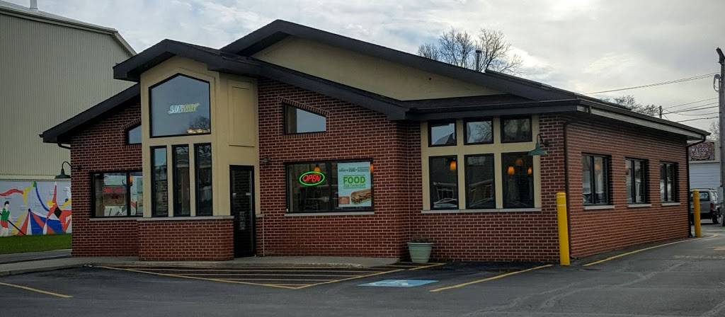 Subway | restaurant | 170 N Broadway, Peru, IN 46970, USA | 7654734700 OR +1 765-473-4700