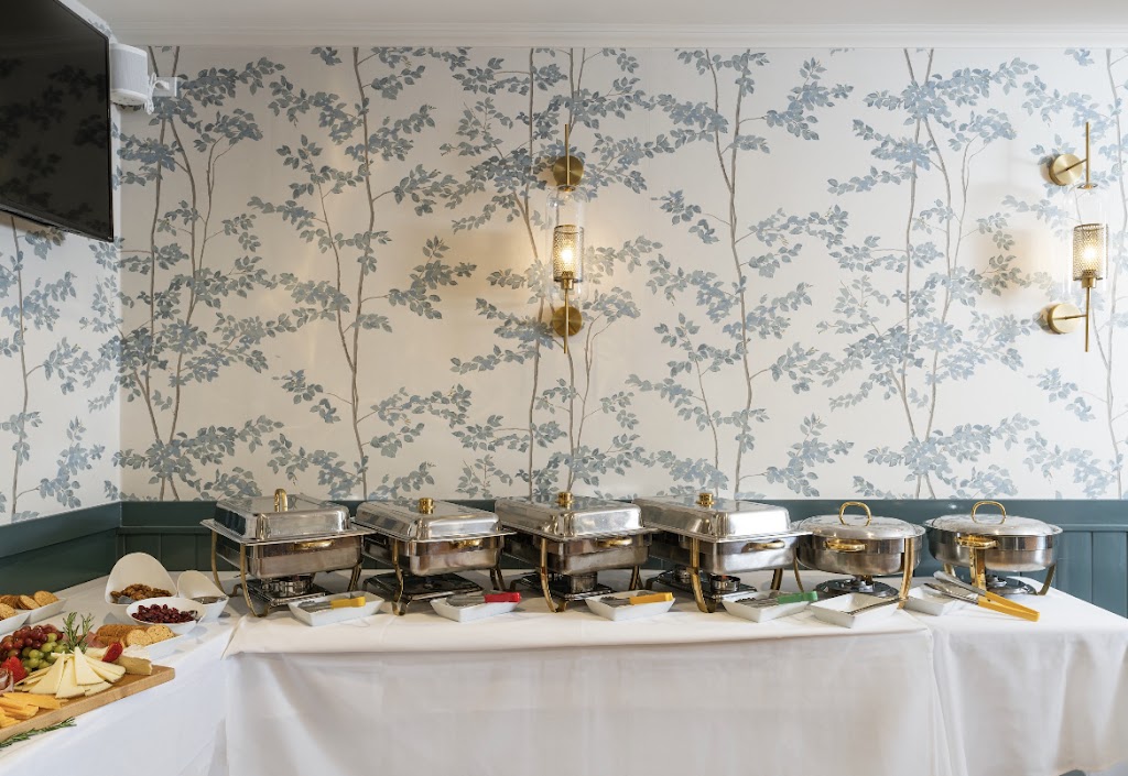 Brass Bear Uptown | restaurant | 3302 McCaw Ave, Santa Barbara, CA 93105, USA | 8058694014 OR +1 805-869-4014