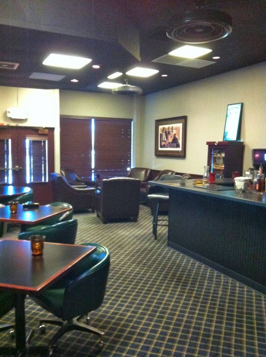 Candle Club | restaurant | 6135 E 13th St N, Wichita, KS 67208, USA | 3166847281 OR +1 316-684-7281