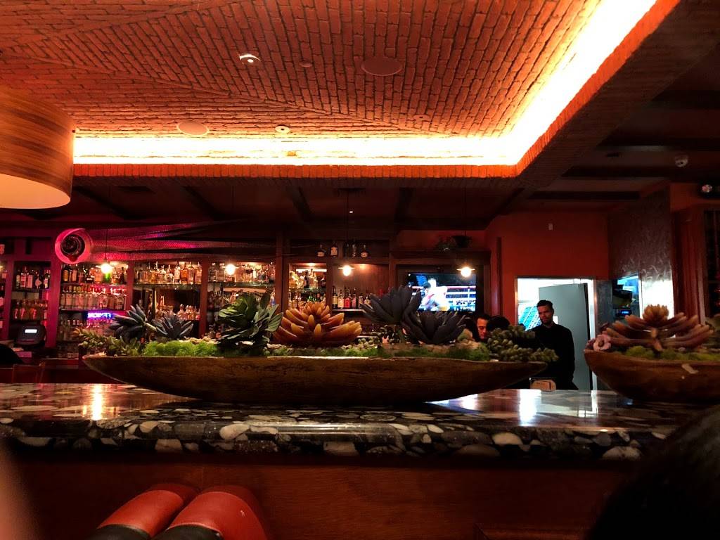 Cyclone Anayas Mexican Kitchen | restaurant | 20 Waterway Ave #120, The Woodlands, TX 77380, USA | 2814195771 OR +1 281-419-5771