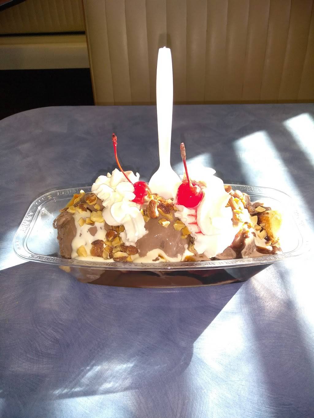 Braums Ice Cream & Burger Restaurant | restaurant | 4300 SE 43rd St, Del City, OK 73115, USA | 4056702646 OR +1 405-670-2646