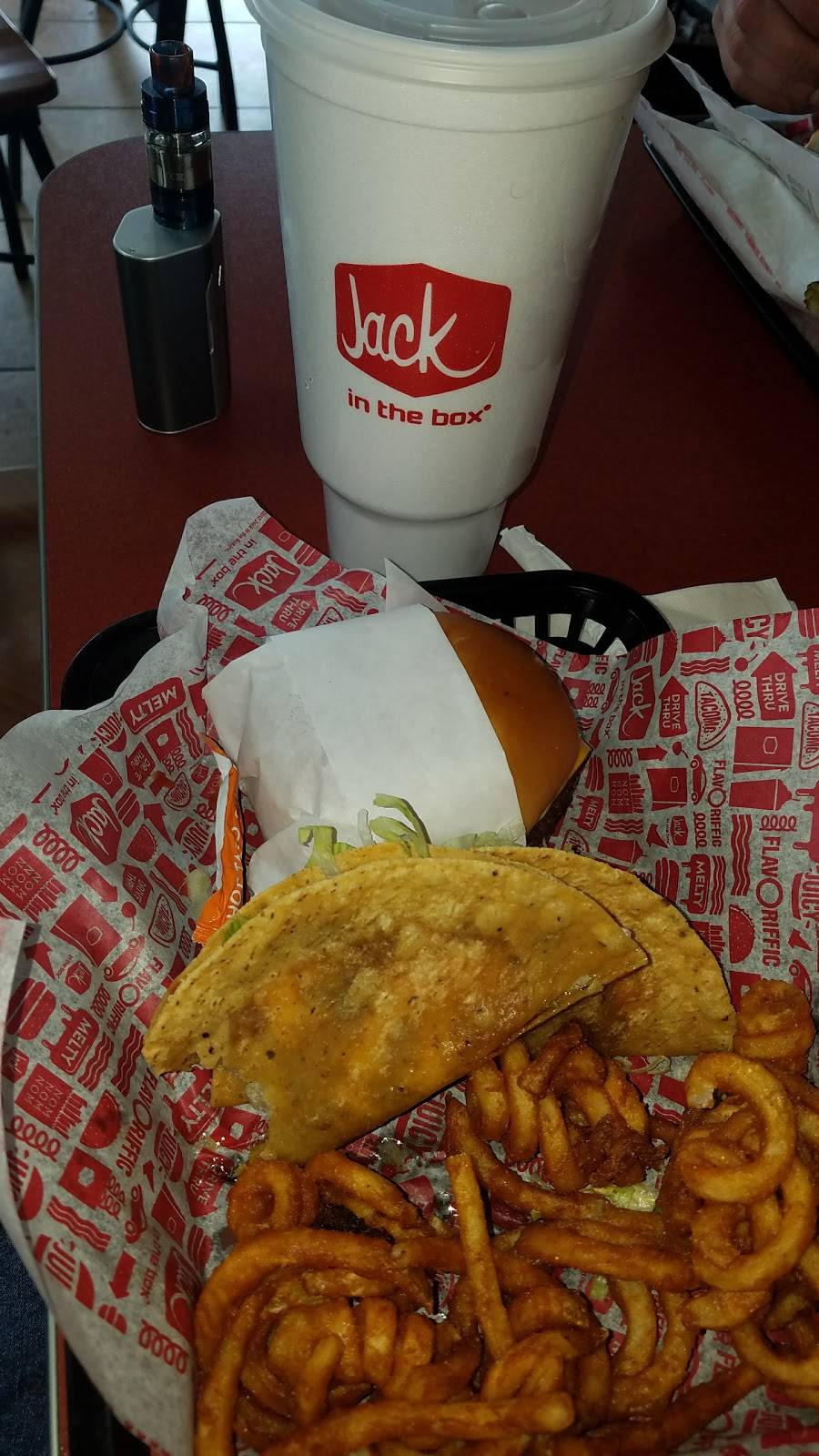 Jack in the Box | restaurant | 1041 W Plantation Dr, Clute, TX 77531, USA | 9795832187 OR +1 979-583-2187