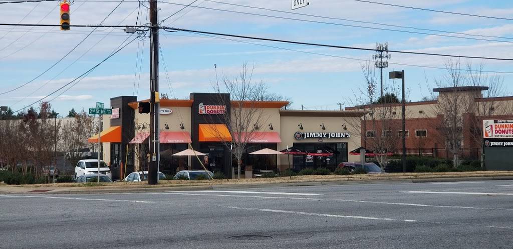 Dunkin | cafe | 956 16th St NE, Hickory, NC 28601, USA | 8283040956 OR +1 828-304-0956