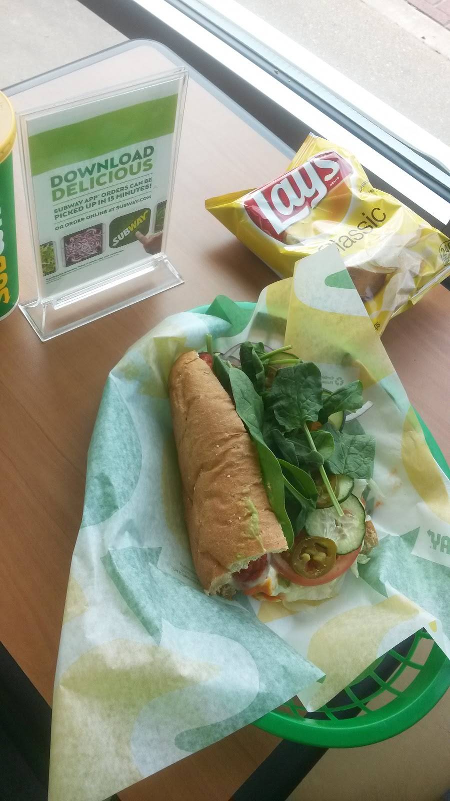 Subway | restaurant | 601 University Dr Ste 103, College Station, TX 77840, USA | 9798462165 OR +1 979-846-2165