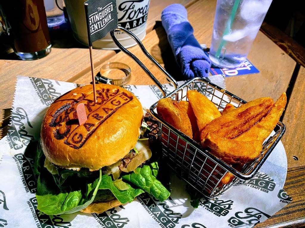 Fords Garage | restaurant | 13193 Levinson Ln #100, Noblesville, IN 46060, USA | 3178783673 OR +1 317-878-3673