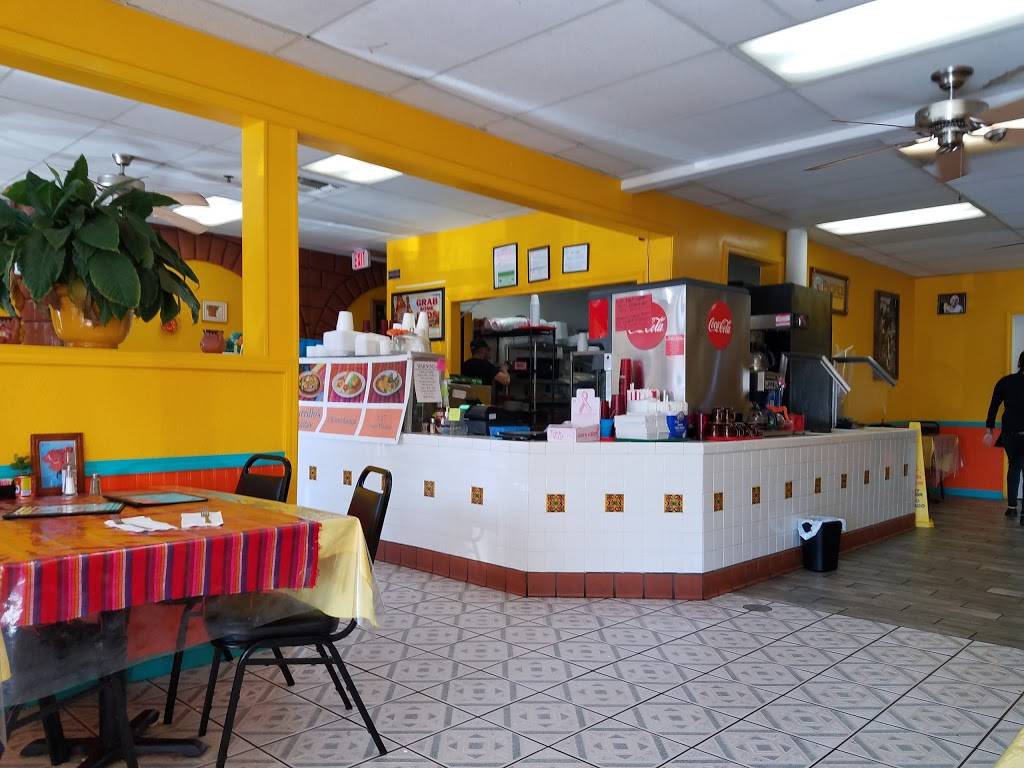 Carrillos Mexican Food | restaurant | 151 W Bullard Ave #101, Clovis, CA 93612, USA | 5593255688 OR +1 559-325-5688