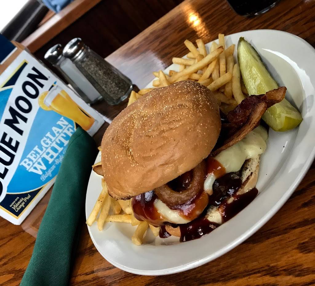 Silver Spring House | restaurant | 6655 N Green Bay Ave, Glendale, WI 53209, USA | 4144469889 OR +1 414-446-9889