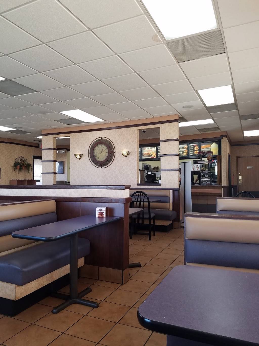 Arbys | restaurant | 815 Charleston Ave, Mattoon, IL 61938, USA | 2172347035 OR +1 217-234-7035