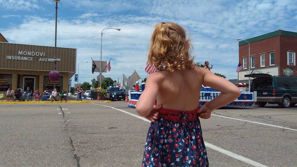 Gumbys | restaurant | 102 S Eau Claire St, Mondovi, WI 54755, USA | 7159264431 OR +1 715-926-4431