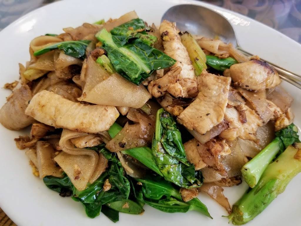 Thai Basil | restaurant | 5466 Del Amo Blvd, Long Beach, CA 90808, USA | 5629381452 OR +1 562-938-1452