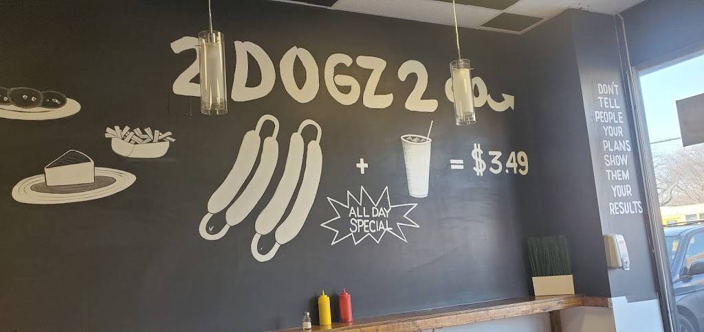 2 Dogz 2 Go | restaurant | 4102 Farragut Rd, Brooklyn, NY 11210, USA | 3472211125 OR +1 347-221-1125