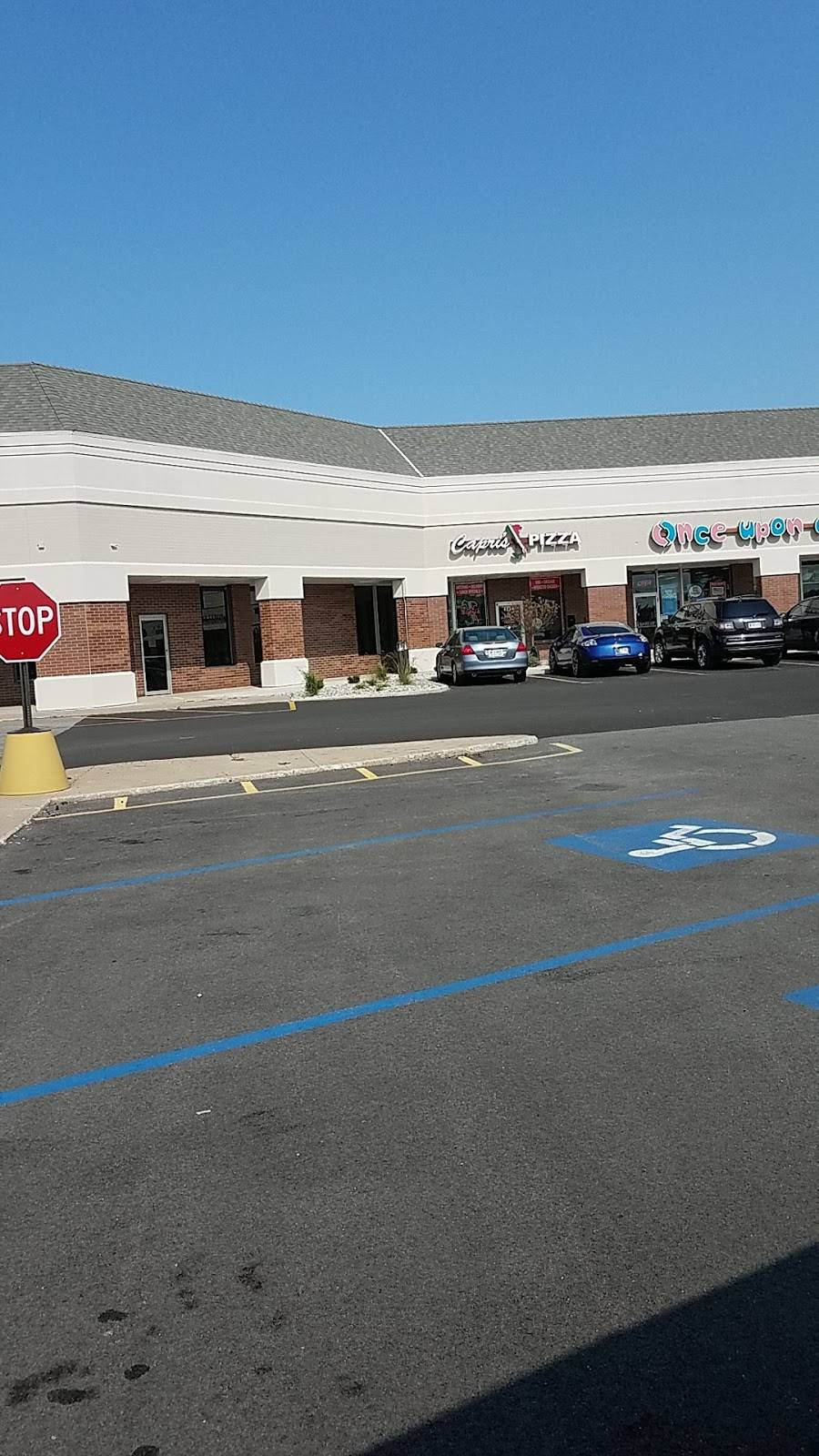 Capris Pizza | restaurant | 1234 N Main St, Crown Point, IN 46307, USA | 2196612300 OR +1 219-661-2300