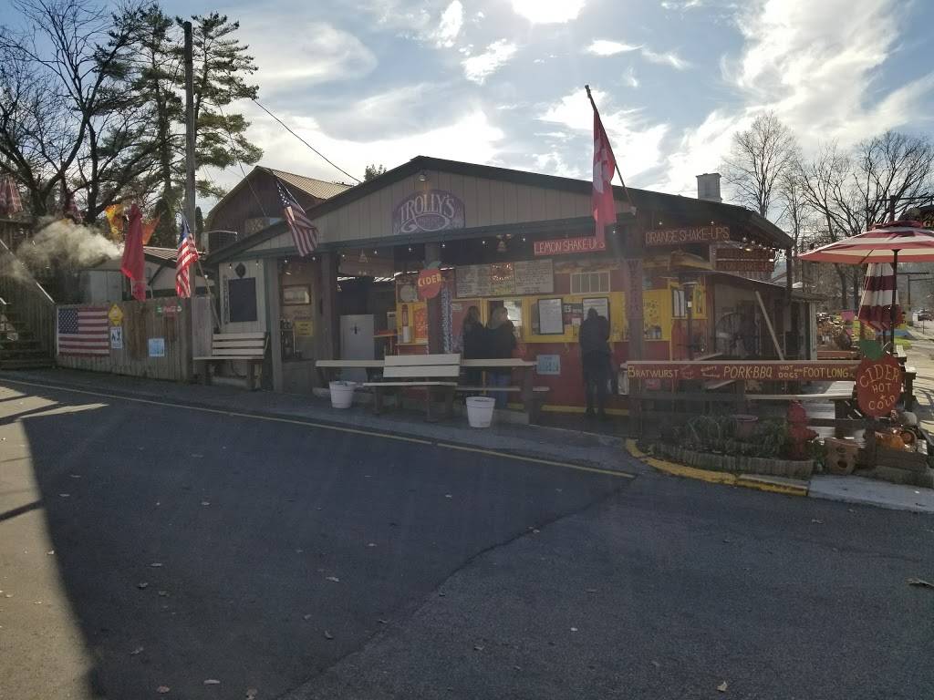 Trollys | restaurant | 7005, 11 E Gould St, Nashville, IN 47448, USA | 8129884273 OR +1 812-988-4273