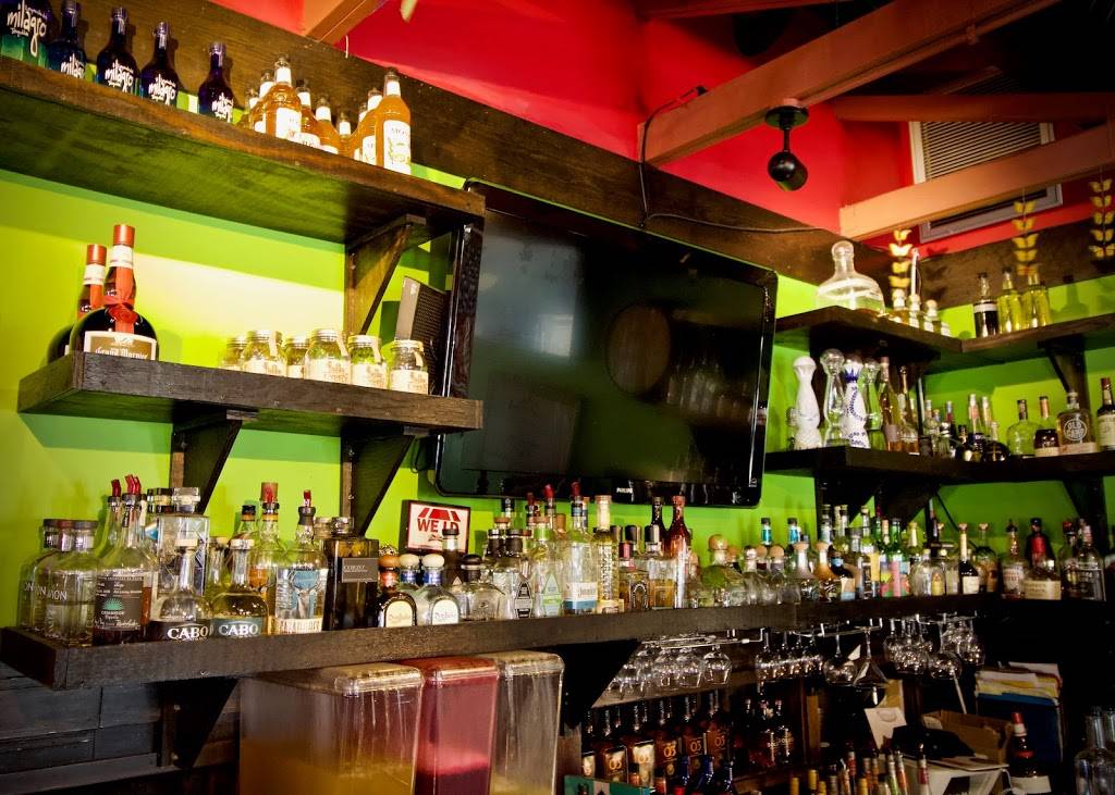 La Hacienda Milford Restaurant | restaurant | 611 N Dupont Blvd, Milford, DE 19963, USA | 3027255546 OR +1 302-725-5546