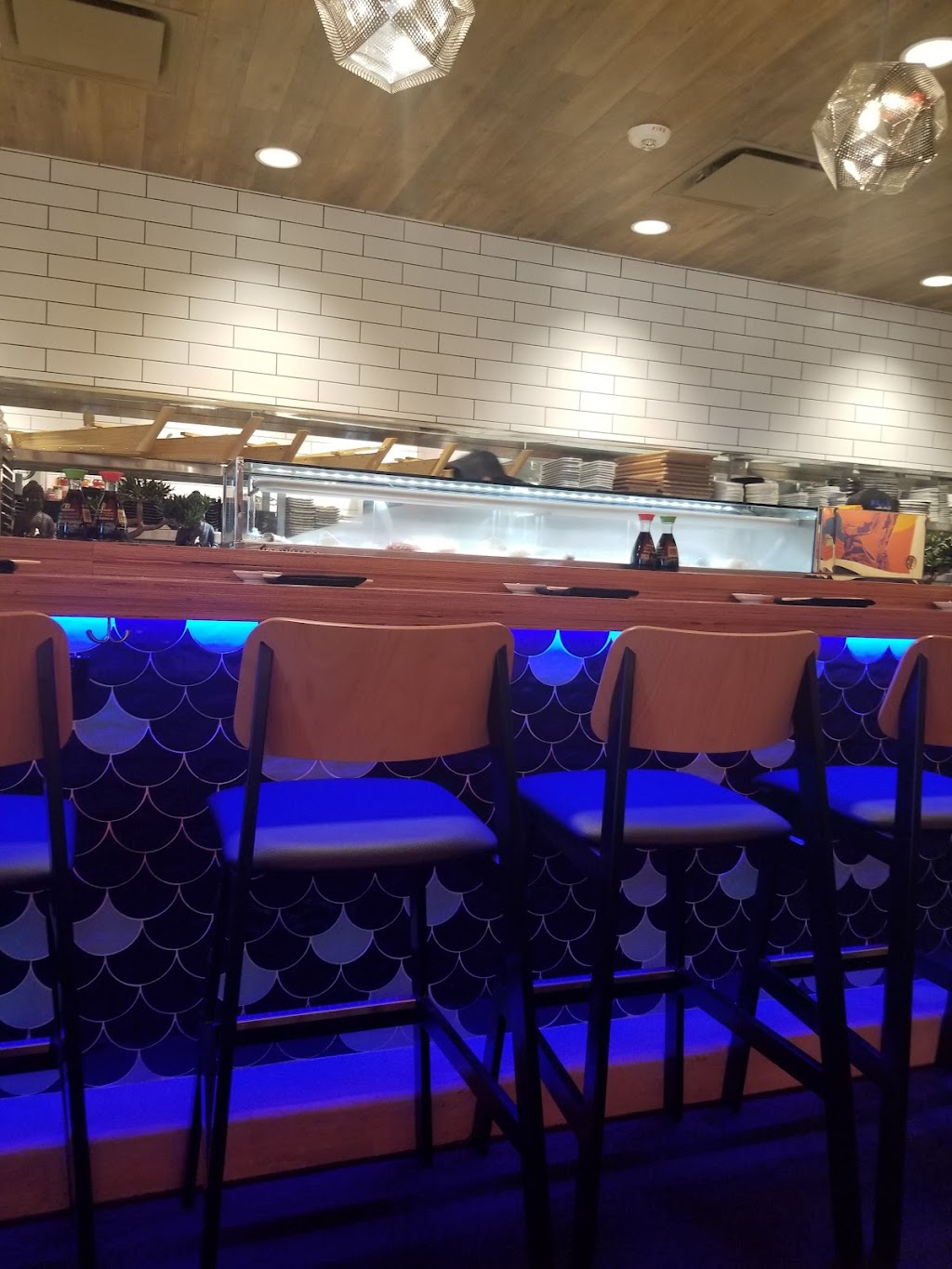 Blue Sushi Sake Grill | restaurant | 600 N Shepherd Dr Suite 500, Houston, TX 77007, USA | 3468162583 OR +1 346-816-2583