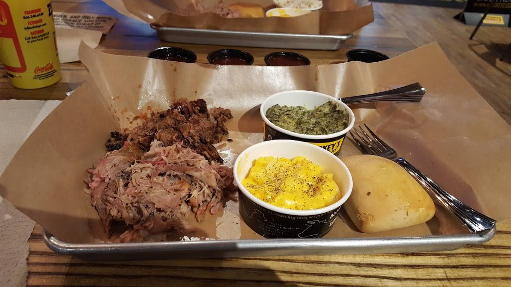 Dickeys Barbecue Pit | restaurant | 3716 Liberty St, Erie, PA 16508, USA | 8148684227 OR +1 814-868-4227
