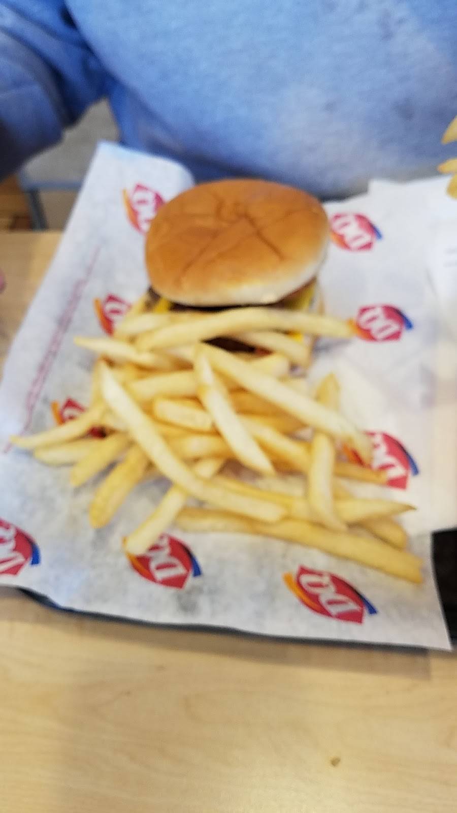 Dairy Queen Grill & Chill | restaurant | 1 Trafalgar Square, Trafalgar, IN 46181, USA | 3178784249 OR +1 317-878-4249