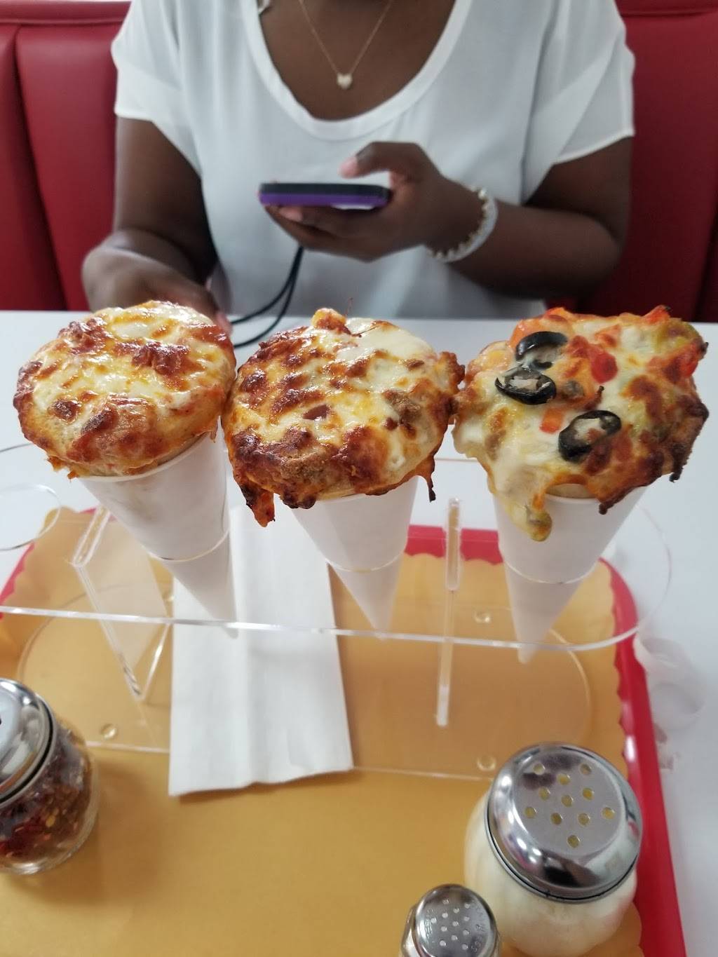 Pizza Cones | restaurant | 500 Main St, Safety Harbor, FL 34695, USA | 7273515878 OR +1 727-351-5878