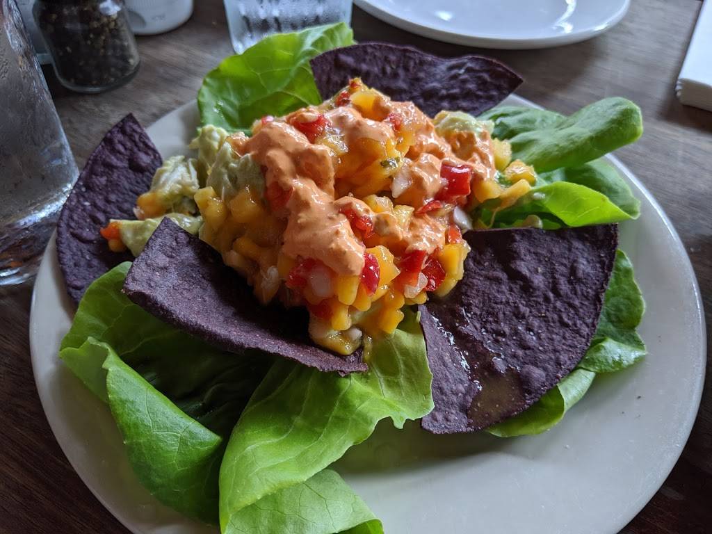 Offshore Ale Co | restaurant | 30 Kennebec Ave, Oak Bluffs, MA 02557, USA | 5086932626 OR +1 508-693-2626