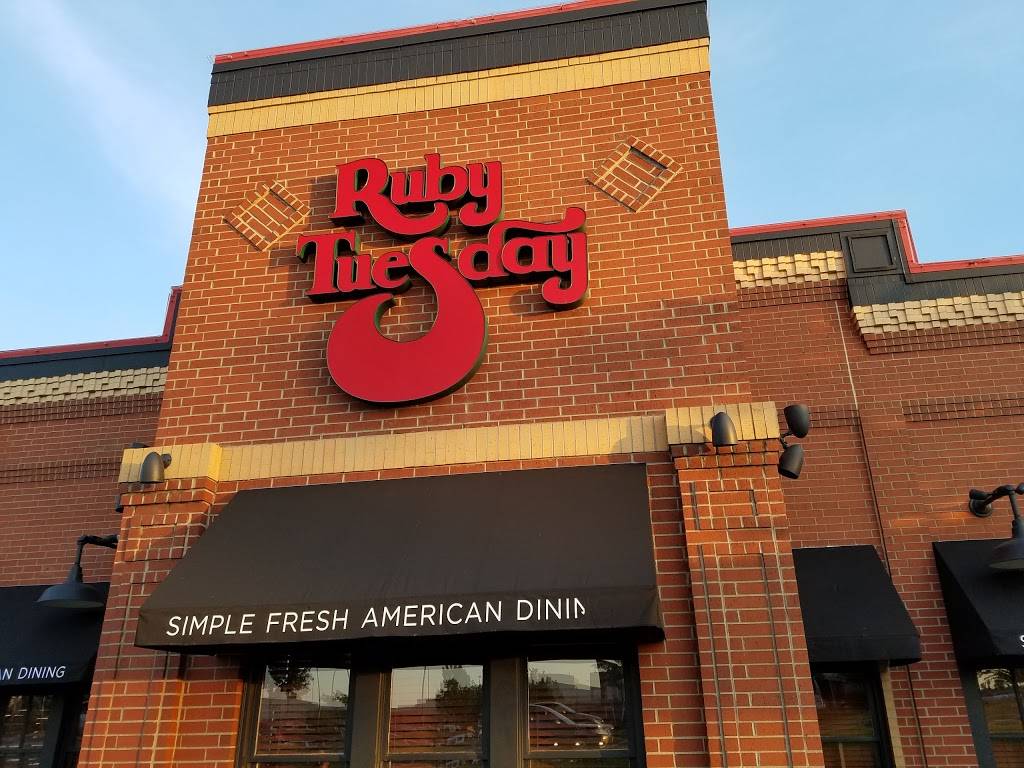 Ruby Tuesday | restaurant | 14001 US-40, Kansas City, MO 64136, USA | 8163736465 OR +1 816-373-6465