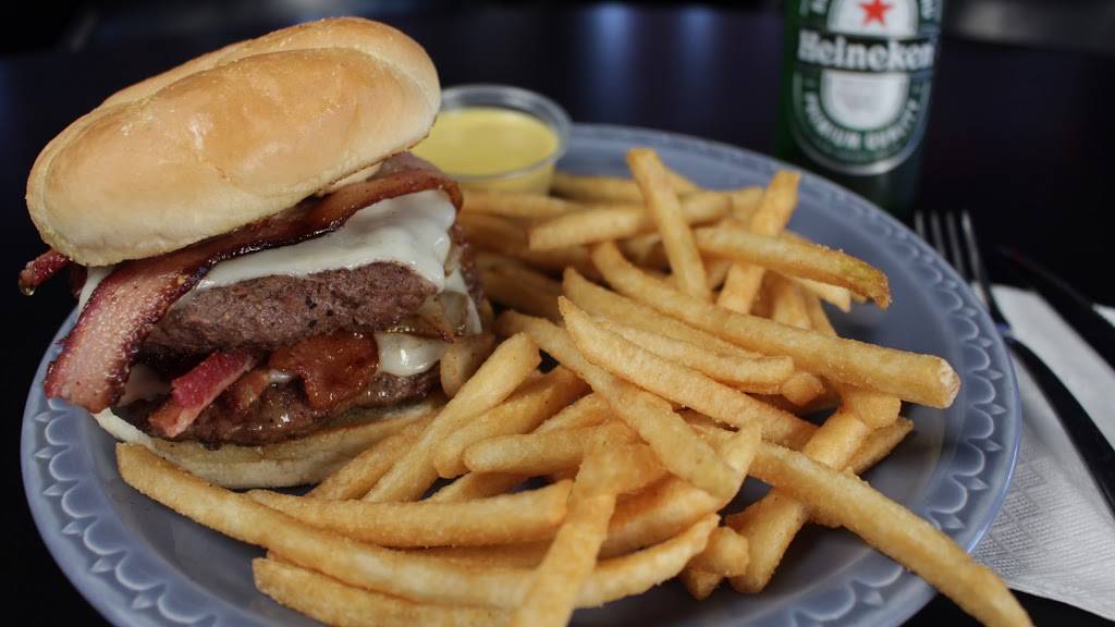 Sports Page Lounge | restaurant | 4603 N Post Rd, Indianapolis, IN 46226, USA | 3178977449 OR +1 317-897-7449