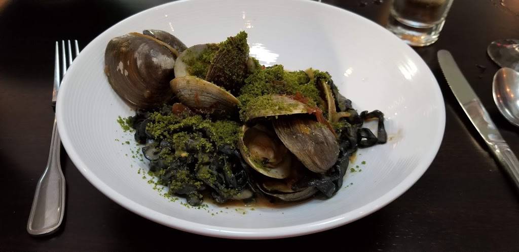 Chilmark Tavern | restaurant | 9 State Rd, Chilmark, MA 02535, USA | 5086459400 OR +1 508-645-9400