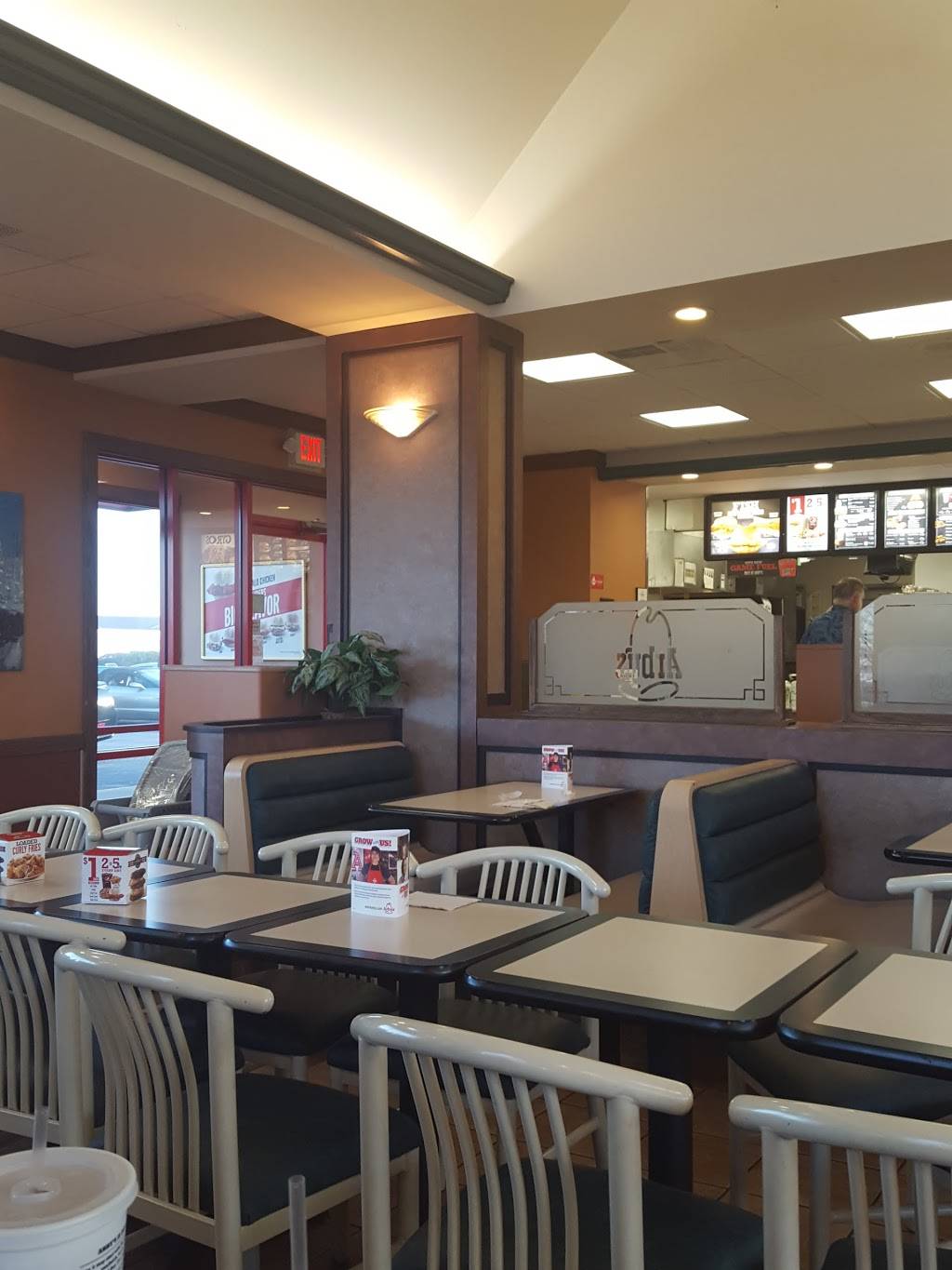 Arbys | restaurant | 1302 S State St, Jerseyville, IL 62052, USA | 6184981199 OR +1 618-498-1199