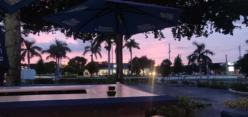 Cabins Bar & Grill | restaurant | 154 N Federal Hwy, Deerfield Beach, FL 33441, USA | 9544286438 OR +1 954-428-6438