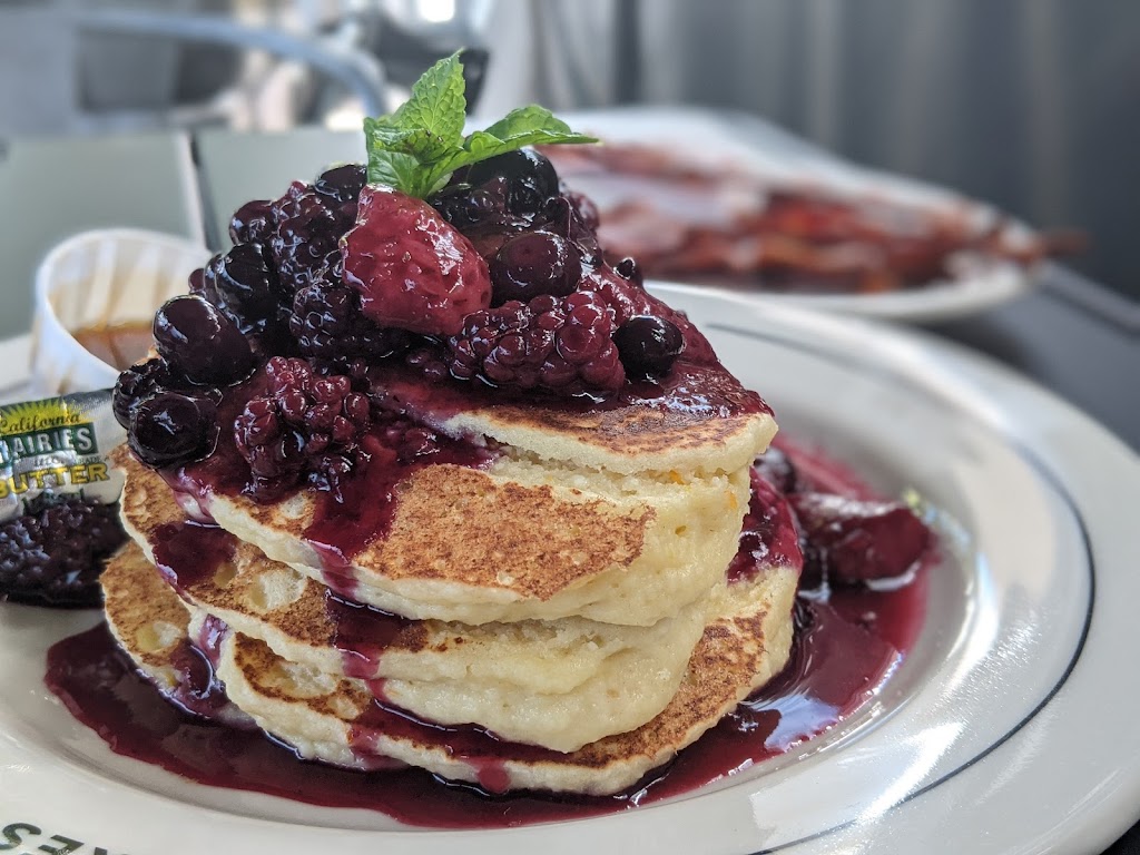 Haute Cakes Caffe | cafe | 1807 Westcliff Dr, Newport Beach, CA 92660, USA | 9496424114 OR +1 949-642-4114