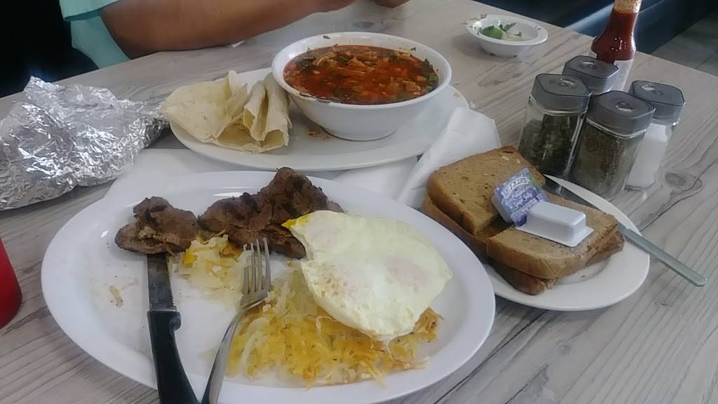 Chelos Burgers | restaurant | 1609 W Valley Blvd, Colton, CA 92324, USA | 9095726221 OR +1 909-572-6221