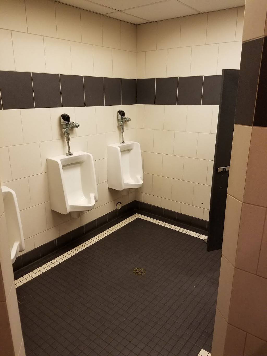 Spags Bar & Grill | restaurant | 8300, 1268, E Grand River Ave, Williamston, MI 48895, USA | 5176554888 OR +1 517-655-4888