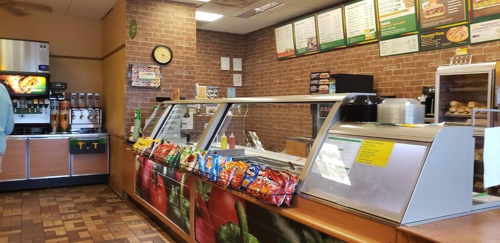 Subway | restaurant | 424 Cahaba Park Cir, Birmingham, AL 35242, USA | 2059955665 OR +1 205-995-5665