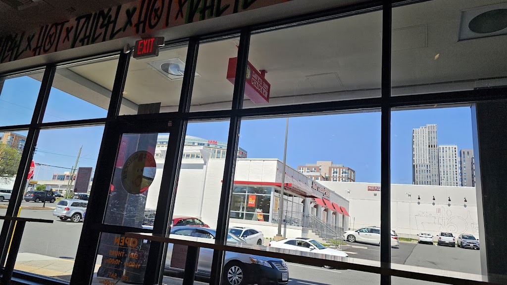 Dave’s hot chicken | restaurant | 8397 Leesburg Pike #35, Vienna, VA 22182, USA | 5717651319 OR +1 571-765-1319