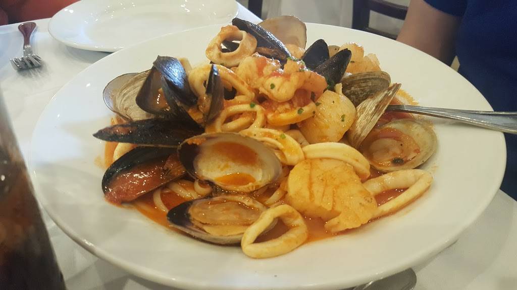 Villa Gennaro | restaurant | 75 Lincoln Hwy, Edison, NJ 08820, USA | 7325498554 OR +1 732-549-8554