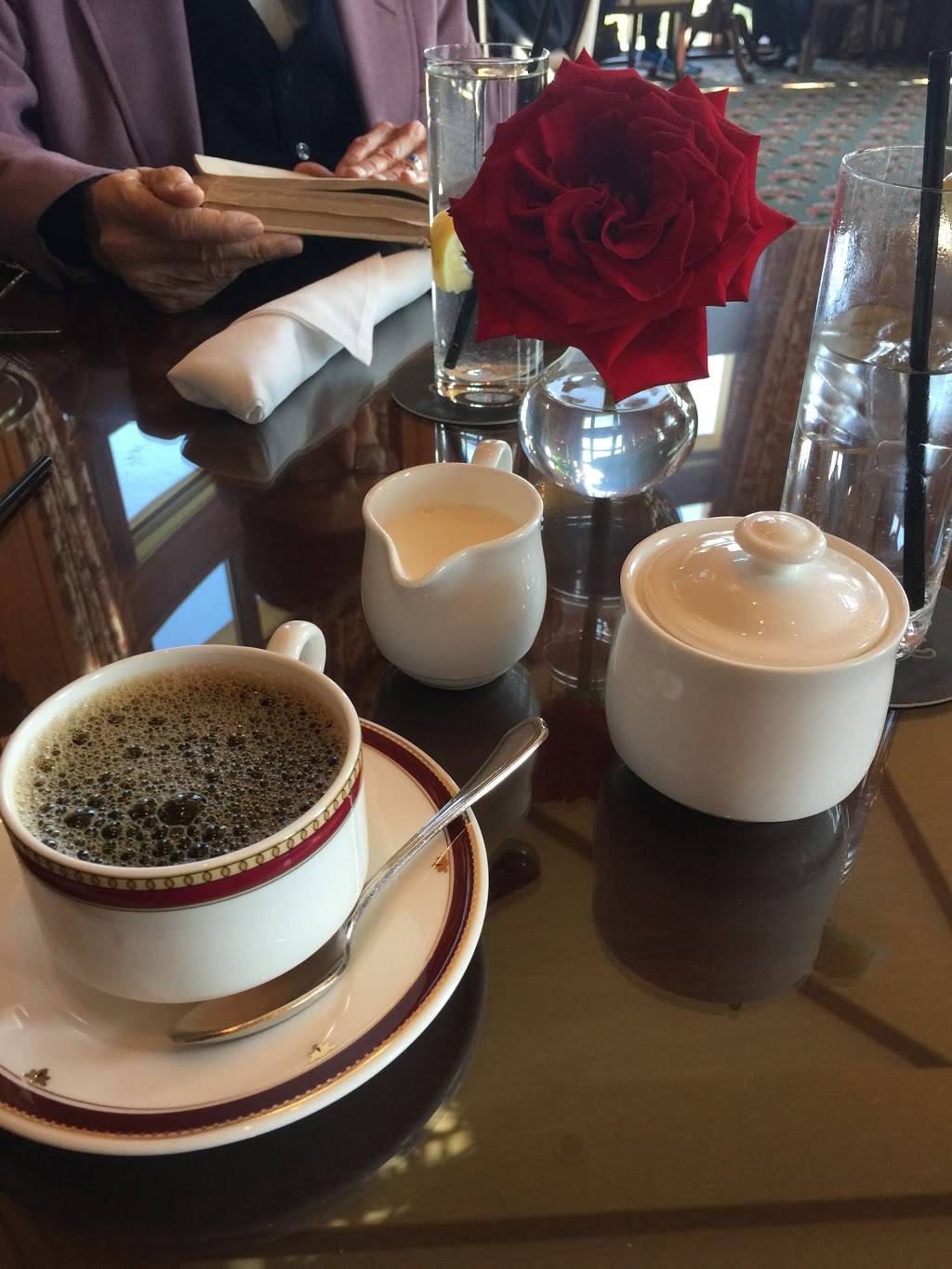 Library Lounge | restaurant | Asheville, NC 28803, USA | 8282251699 OR +1 828-225-1699