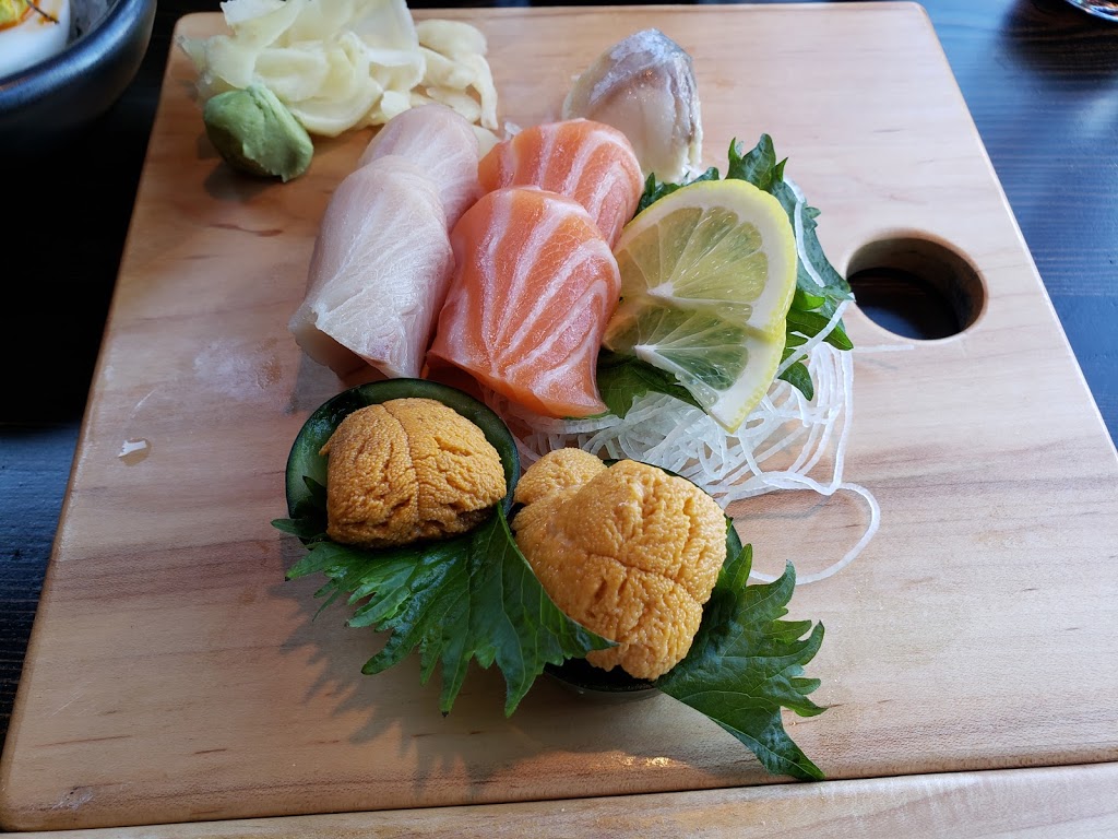 sushiDOKKU / BOOZE BOX | night club | 823 W Randolph St, Chicago, IL 60607, USA | 3124558238 OR +1 312-455-8238