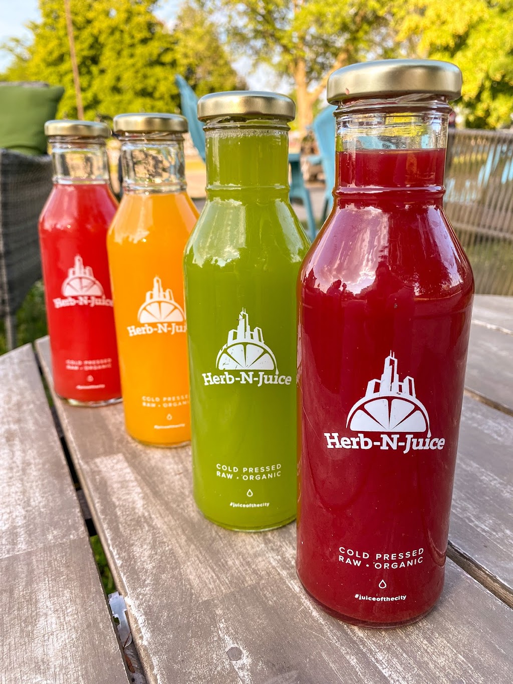 Herb-N-Juice | cafe | 3158 N Lakefront Trl, Chicago, IL 60657, USA | 7738990446 OR +1 773-899-0446