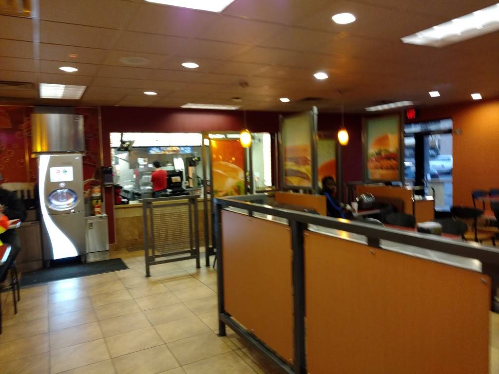 Jack in the Box | restaurant | 24820 Pico Canyon Rd, Santa Clarita, CA 91381, USA | 6612591401 OR +1 661-259-1401