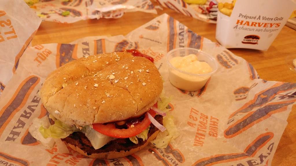 Harveys | restaurant | 85 Barrie View Dr, Barrie, ON L4N 8V4, Canada | 7057330791 OR +1 705-733-0791