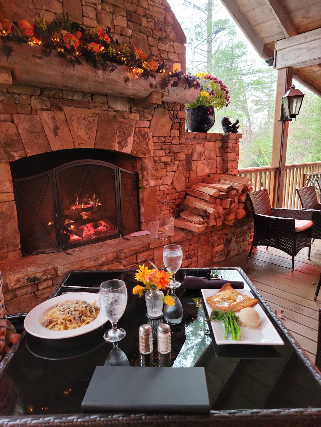 The Hidden Valley Tavern | restaurant | 3638 US-64, Sapphire, NC 28774, USA | 8288663144 OR +1 828-866-3144