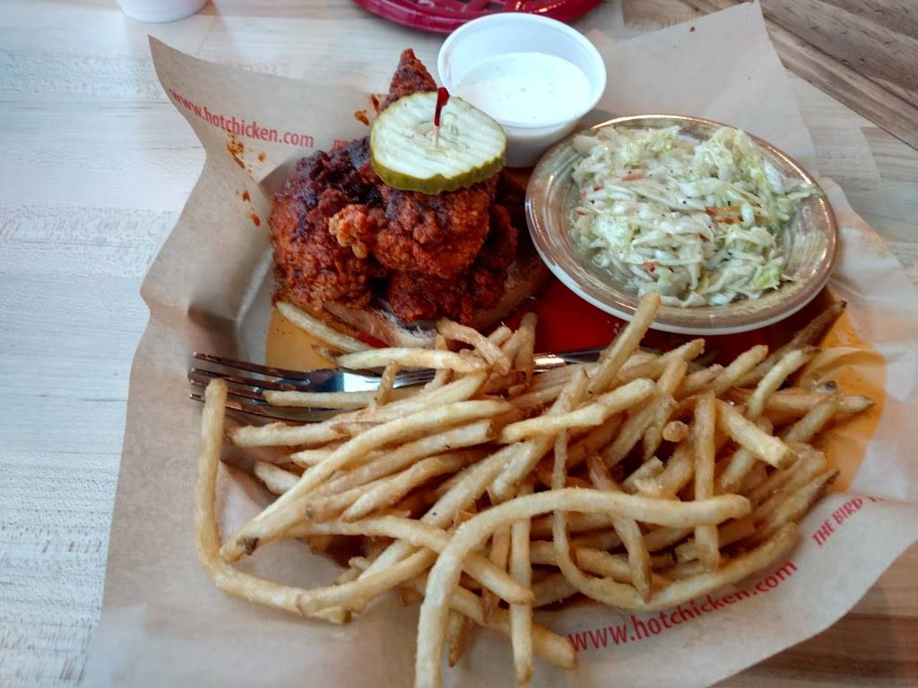 Chipotle Mexican Grill | restaurant | 4625 E 96th St, Indianapolis, IN 46240, USA | 3175758292 OR +1 317-575-8292