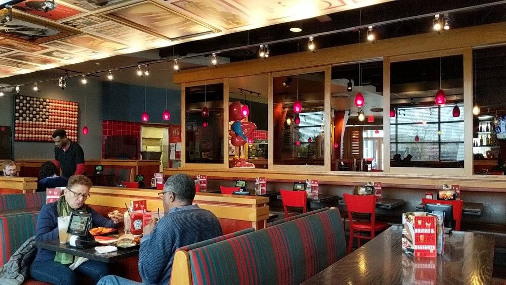 Red Robin Gourmet Burgers and Brews | restaurant | 3072 Waldorf Market Pl, Waldorf, MD 20603, USA | 3013742290 OR +1 301-374-2290